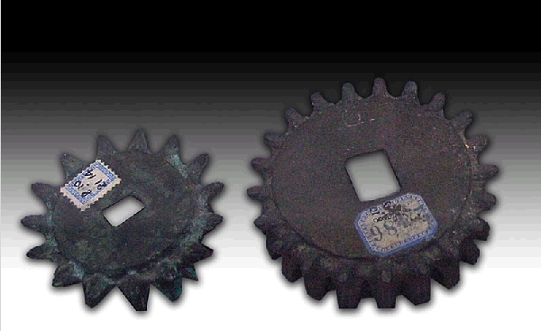 �gyptisches Museum in Kairo. Zahnr�der ? Im alten �gypten unbekannt! Man k�nnte eher annehmen, dass diese Artefakte nur Kopien sind, im Sinne von missverstandener Technologie, von Objekten die man vielleicht bei den G�ttern beobachtet hat?